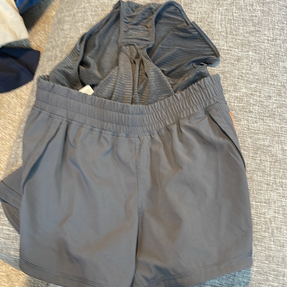 Orangetheory running shorts - Picture 6 of 8